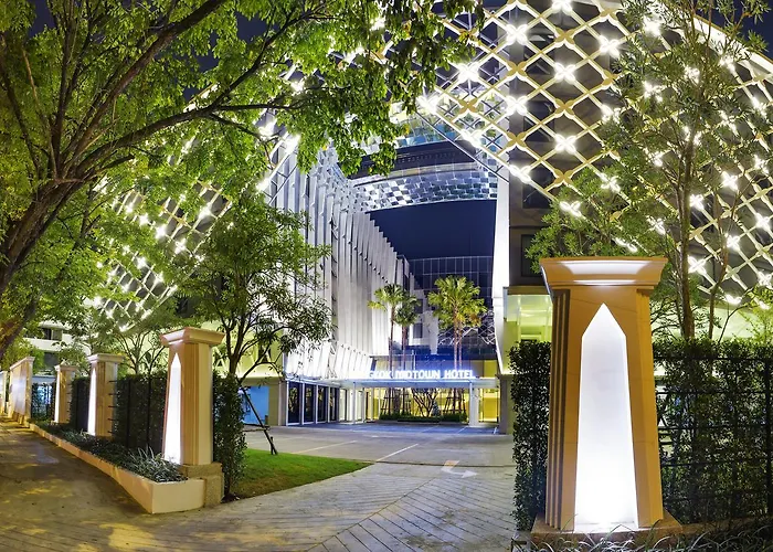 Midtown Hotel 4*
